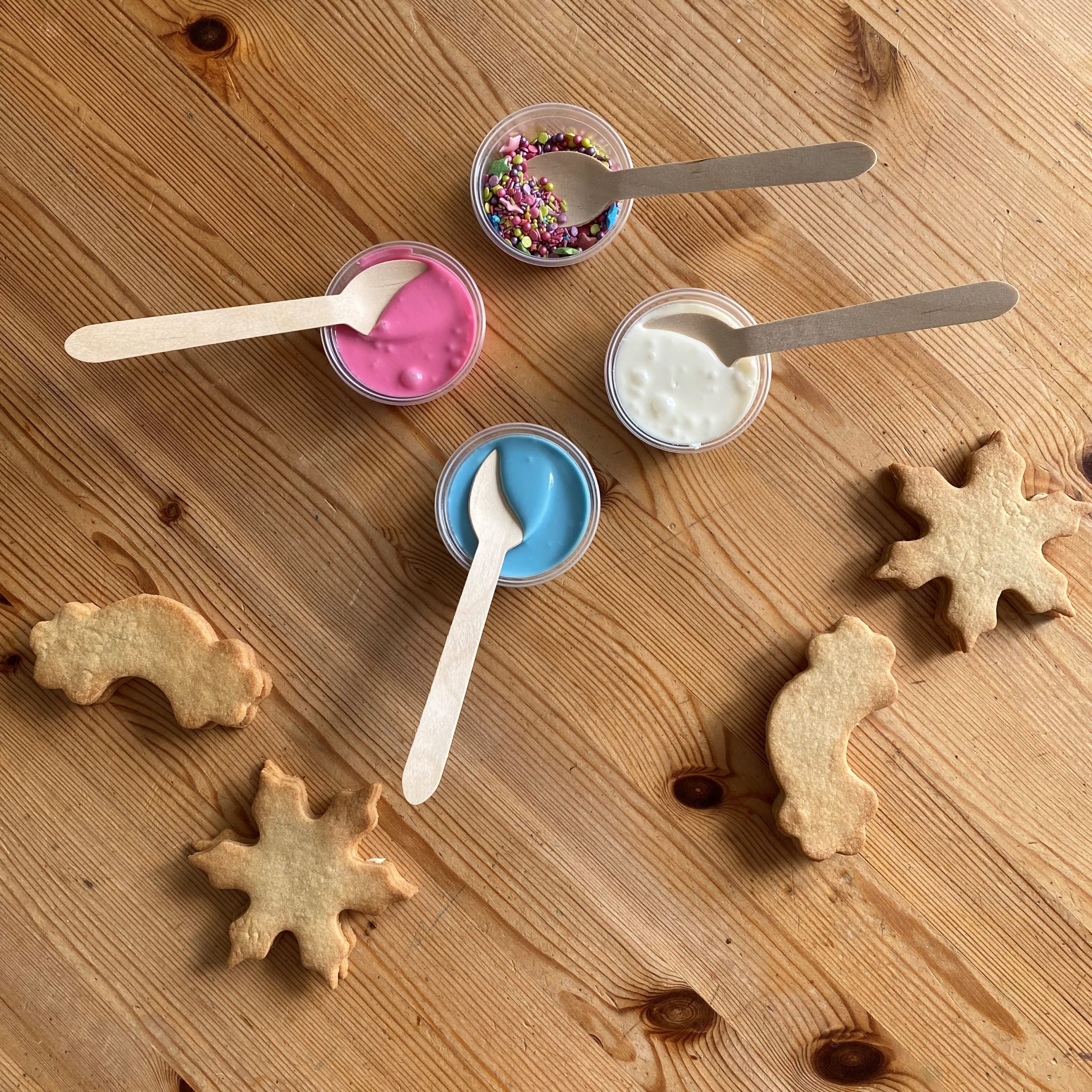sugar cookie decorating kit icing and sprinkles